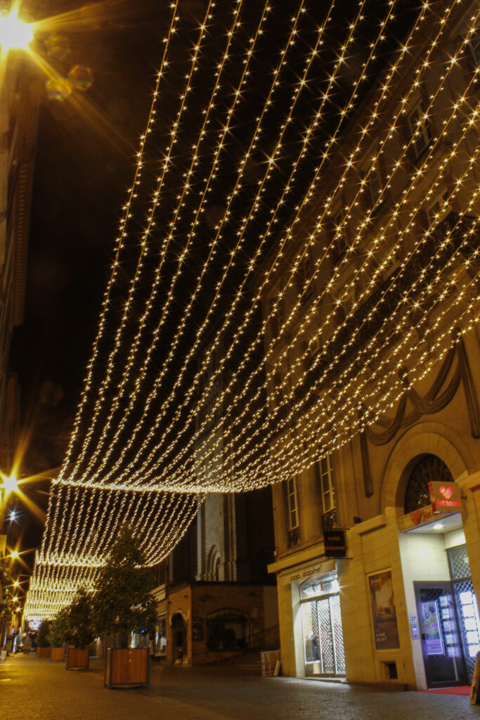 Photos éclairage de Noël à Albi rue Mariès
