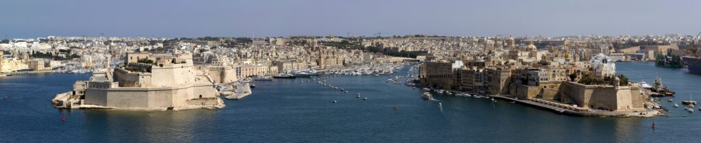 Panorama de la baie de la Valette à Malte